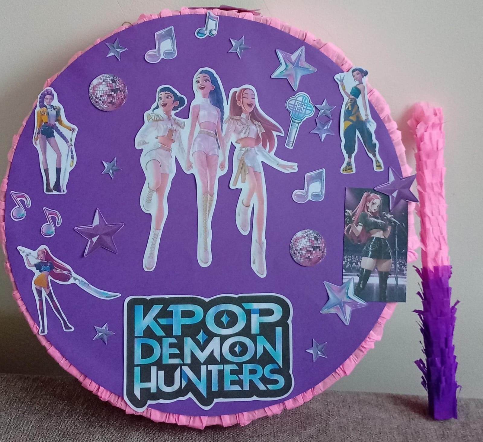 Kpop demon hunters party set